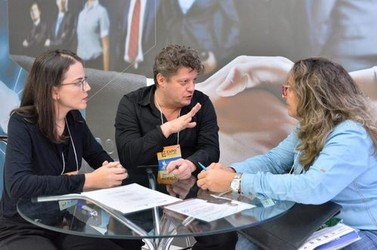 Encontro Internacional na Expo Indústria