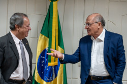 Presidente da CNI entrega a Alckmin propostas para subsidiar negociação com Estados Unidos 